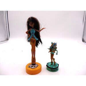Monster High Pen Doll 6" Cleo De Nile with Base Pen and Mini Lagoona‎ Figure